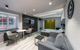Luxrent Kreshatik Arenacity Skybar