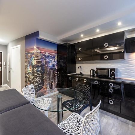 Luxrent Kreshatik Arenacity Skybar Київ Екстер'єр фото