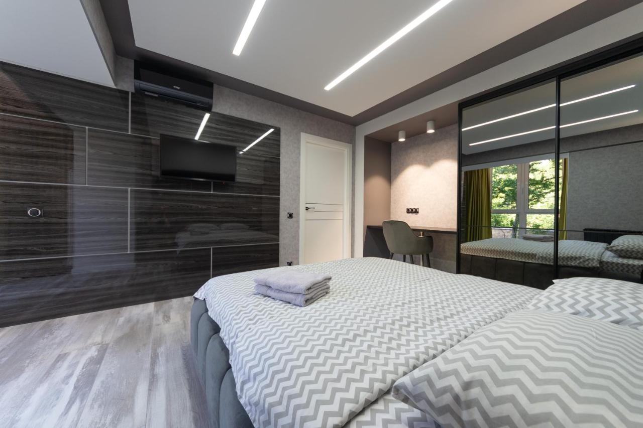 Luxrent Kreshatik Arenacity Skybar Київ Екстер'єр фото
