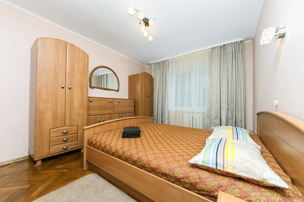Luxrent Kreshatik Arenacity Skybar Київ Екстер'єр фото