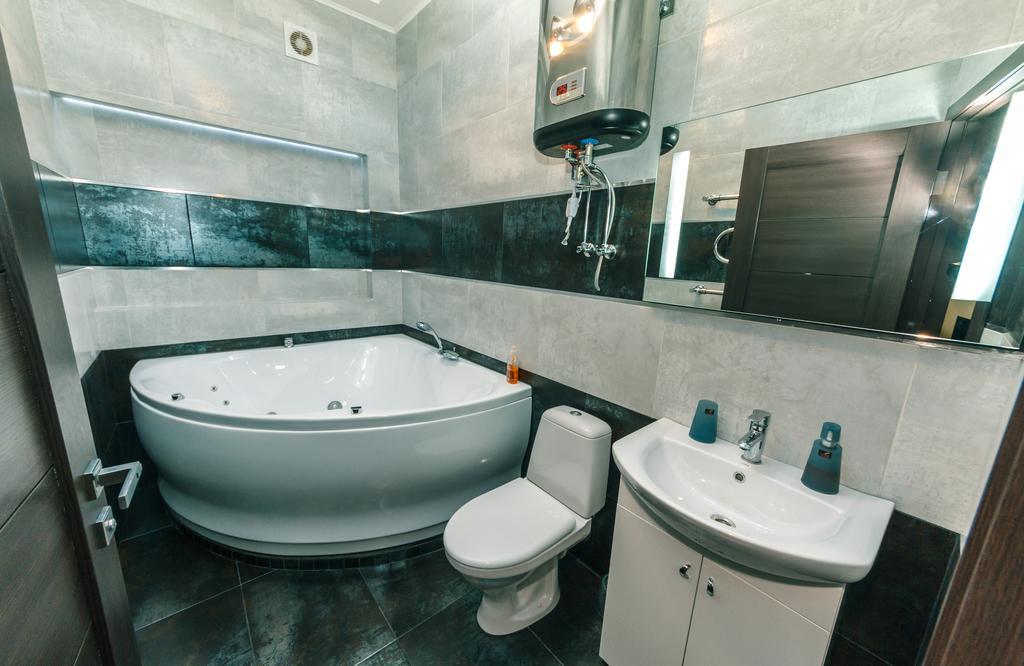 Luxrent Kreshatik Arenacity Skybar Київ Екстер'єр фото